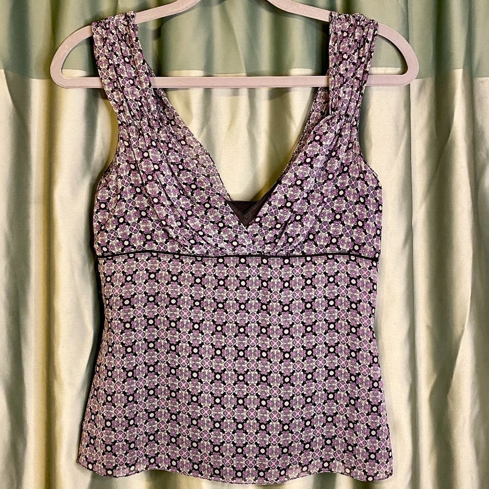 TAHARI V-neck top 100%silk, Sz S